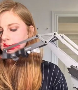 She made a lipstick robot